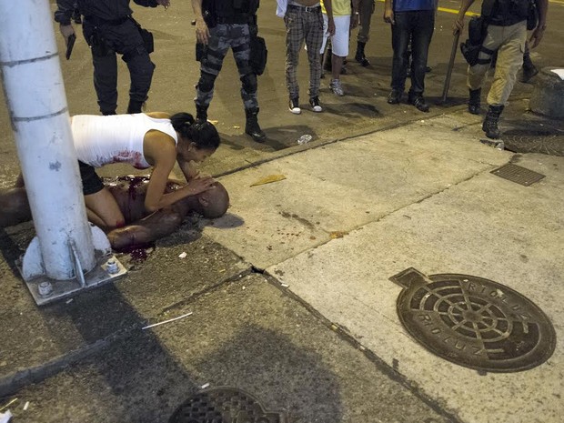 Rufino Adilson da Silva, 34, foi baleado após uma briga em Copacabana, na Zona Sul do Rio (Foto: Fernando Siqueira/AFP)