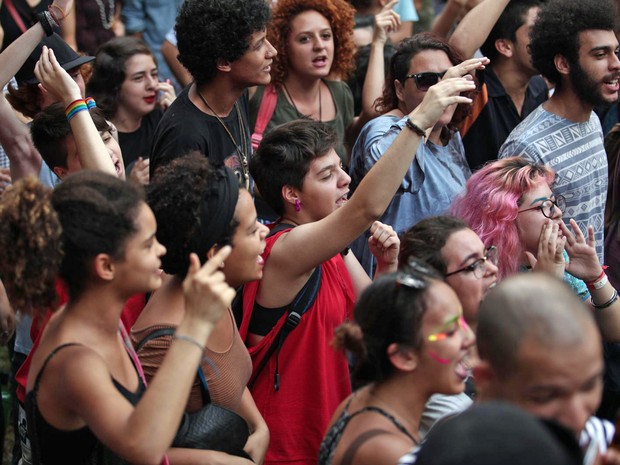 Resultado de imagem para LAMENTÃVEL!!! Estudantes viraram â€œmassa de manobraâ€ pela esquerda brasileira! VEJA AS IMAGENS!