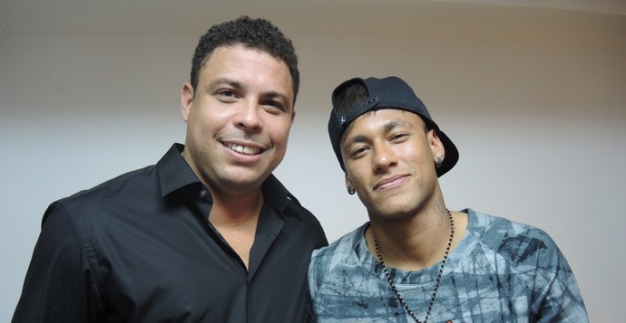 Neymar e Ronaldo gravando comercial para a Poker Stars (Foto: DivulgaÃƒÂ§ÃƒÂ£o)