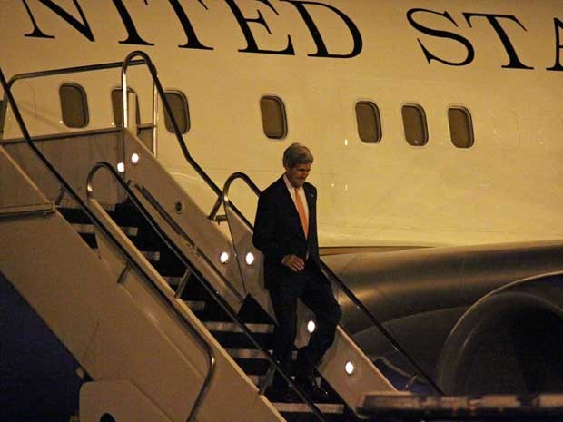 John Kerry desembarcou em Brasília no início dA madrugada desta terça-feira (13). (Foto: Juliana Shibata )