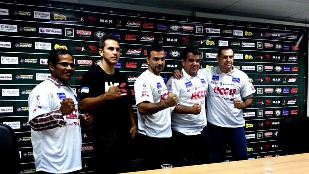 Promotores do HCC 13 no lançamento oficial do evento capixaba de MMA (Foto: Richard Pinheiro/Globoesporte.com)