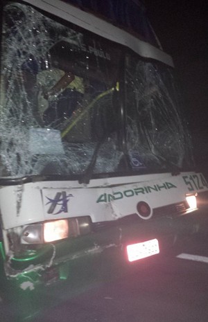 Passageiro tirou fotos do ônibus após acidente (Foto: Danilo Stuani/Arquivo pessoal)