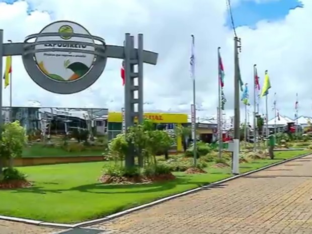 Feira agropecu&aacute;ria come&ccedil;a nesta segunda e vai at&eacute; 10 de mar&ccedil;o (Foto: Reprodu&ccedil;&atilde;o/RBS TV)