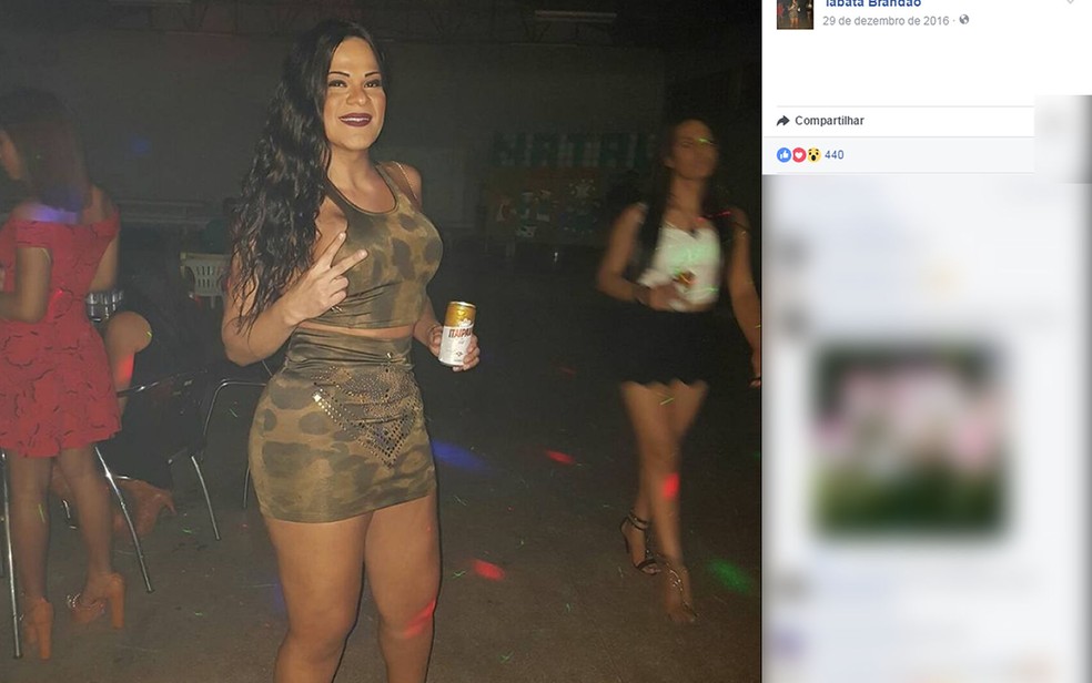 Tabata Brandão, de 30 anos, foi encontrada morta caída de bruços na rua, em Rondonópolis (Foto: Facebook/Reprodução)