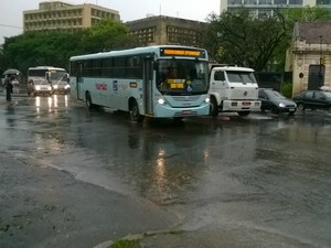 Trânsito em Porto Alegre foi prejudicado com a chuva (Foto: Clara Fraga/Arquivo pessoal)