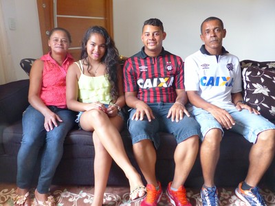 Deivid Atlético-PR família Londrina (Foto: Monique Silva)