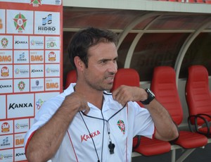 Técnico Sidney Moraes tem problema para montar o Boa Esporte. (Foto: Tiago Campos / Globoesporte.com)