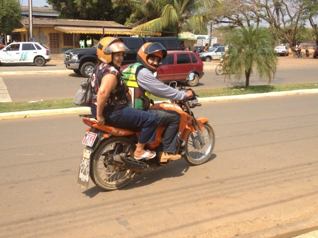 Mototaxista  (Foto: Eliete Marques/G1)