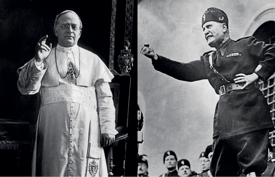 O papa Pio XI e o ditador fascista Benito Mussolini, juntos na luta anticomunista.  (Foto: Fratelli Alinari/Alinari Archives, Florence/Alinari via Getty Images, Hulton-Deutsch Collection/CORBIS/Getty Images)