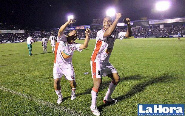 Fabio Renato comemoração Liga de Loja (Foto: Reprodução / La Hora)