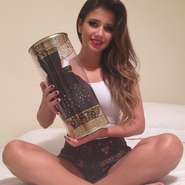 Paula Fernandes exibe presente que ganhou de Páscoa (Foto: Instagram/ Reprodução)