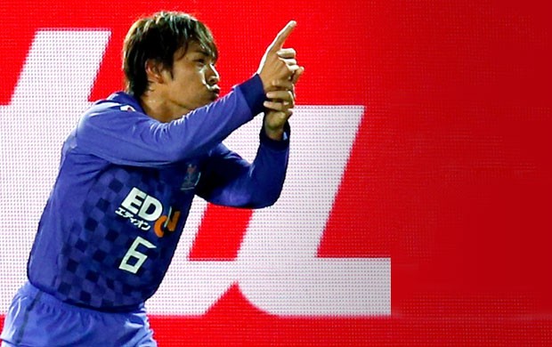 Toshihiro Aoyama comemora gol do Hiroshima  (Foto: Reuters)