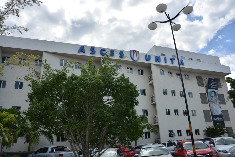 Curso de Odontologia da Asces/Unita &eacute; um dos mais antigos da regi&atilde;o  (Foto: Acervo/Asces-Unita)