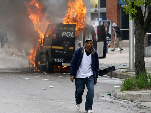 EUA confrontos Baltimore morte jovem negro (Foto: AP)