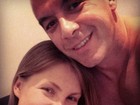 Ana Hickmann faz selfie sem maquiagem com o marido: 'Felizes'