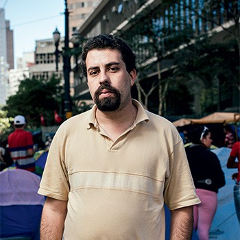 BOLIVIANO O filósofo Guilherme Boulos diz admirar os regimes adotados na Venezuela e na Bolívia (Foto: Filipe Redondo/ÉPOCA)