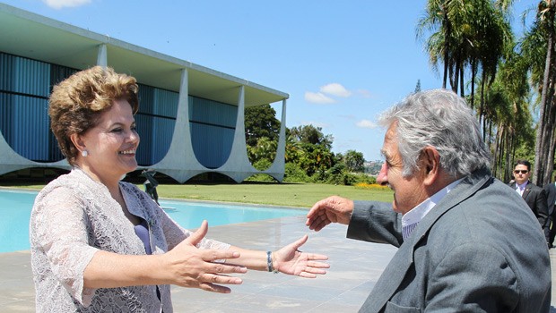 Dilma e Mujica se reúnem por 3 horas a portas fechadas em Brasília