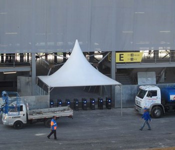 Arquibancadas da Arena Corinthians recebe catracas; setor norte em obras