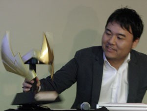 Yasu Nishimura, diretor da Namco Bandai da Europa, em lançamento do game dos Cavaleiros do Zodíaco em São Paulo (Foto: Gustavo Petró/G1)