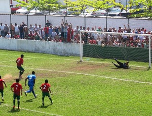 Rodrigão, Portuguesa Santista, gol contra o Água Santa (Foto: Lincoln Chaves)