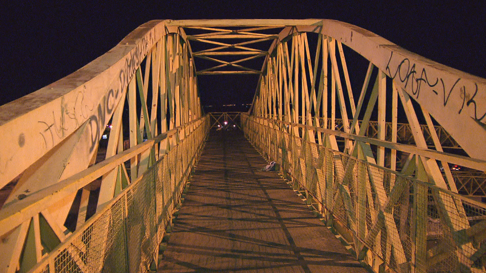 Passarela na região (Foto: TV Globo/Reprodução)