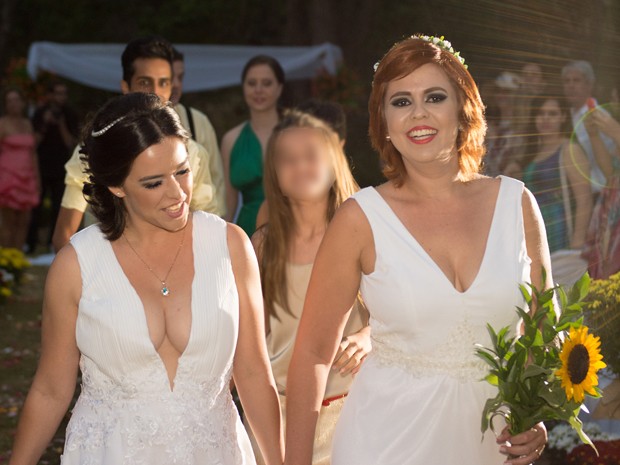Cintia e Clara se casaram em outubro deste ano (Foto: (Foto: Cintia Freitas/ Arquivo pessoal)) Cintia e Clara se casaram em outubro deste ano (Foto: (Foto: Cintia Freitas/ Arquivo pessoal))