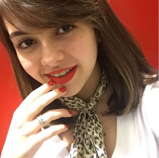 Como muitas meninas da sua idade, Klara Castanho gosta de maquiagem (Foto: Reprodução/Instagram)