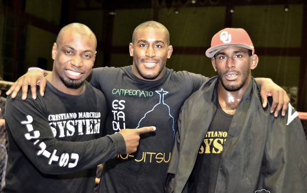 Ex-BBB Marcelo Zulu e Ken Jackson (Foto: Produção Golden / Tony Santos) Ex-BBB Marcelo Zulu e Ken Jackson (Foto: Produção Golden / Tony Santos)