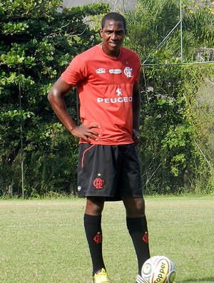 Renato Abreu treino Flamengo (Foto: Raphael Bózeo)