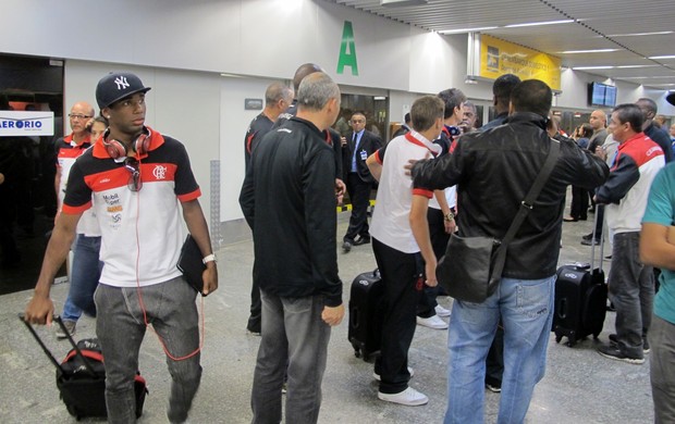 Desembarque Flamengo (Foto: Fred Huber / Globoesporte.com)