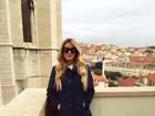Aline Gotschalg 'esconde' barriga de grávida com sobretudo em Lisboa