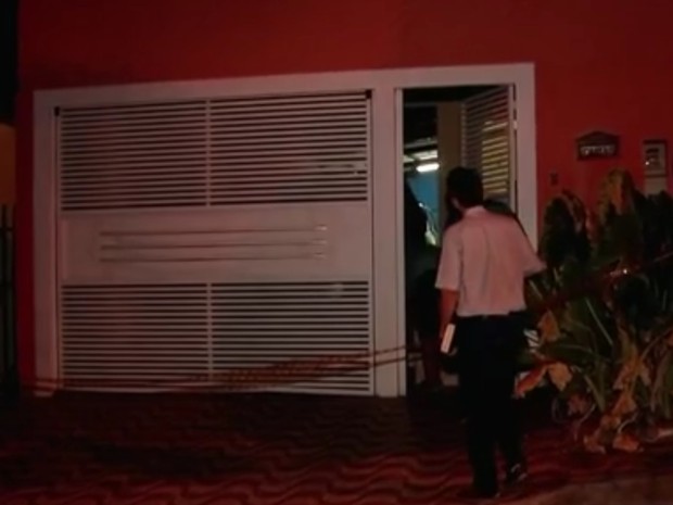 Casal foi encontrado morto por um dos familiares. Rio Preto (Foto: Reprodução / TV TEM) Casal foi encontrado morto por um dos familiares. Rio Preto (Foto: Reprodução / TV TEM)