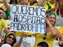 FOTOS: torcedores fazem protestos nos estádios e ironizam 'padrão Fifa'
