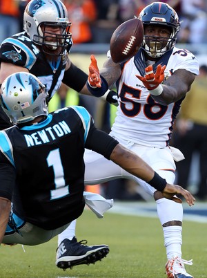 Cam Newton e Von Miller Super Bowl 50 NFL - Carolina Panthers (Foto: Reuters)