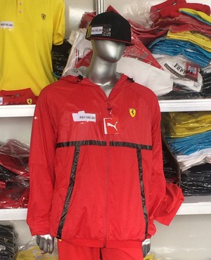 Capa de chuva Ferrari Interlagos (Foto: Marcelo Prado)