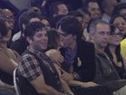 Paula Fernandes ganha beijo do namorado em premiação