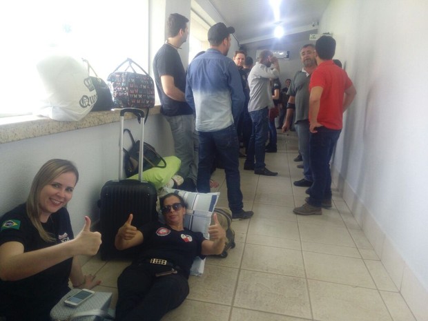 As policiais Lilian Zimermann e Erilene Chagas são do interior e estão dispostas a dormir nos corredores da ALE para sensibilizar o Governo (Foto: Erilene Chagas/Arquivo pessoal)