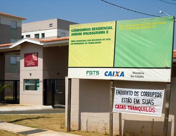 Entrega dos apartamentos do wmpreendimento Varandas estava previsto para o ano passado (Foto: Gisele Souza) Entrega dos apartamentos do wmpreendimento Varandas estava previsto para o ano passado (Foto: Gisele Souza)