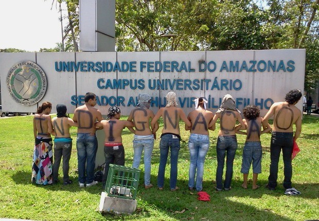 Alunos se dizem indignados com a situação (Foto: Douglas Machado/Arquivo pessoal)