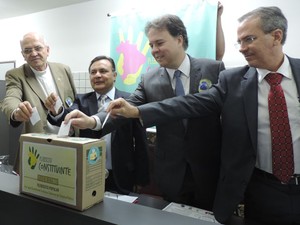 Representantes das entidades envolvidas na Campanha Vote Limpo (Foto: Moema França/ G1)