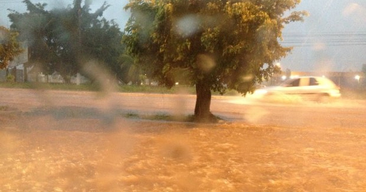 G Forte Chuva Deixa Ruas De Porto Velho Alagadas No Come O Da Noite