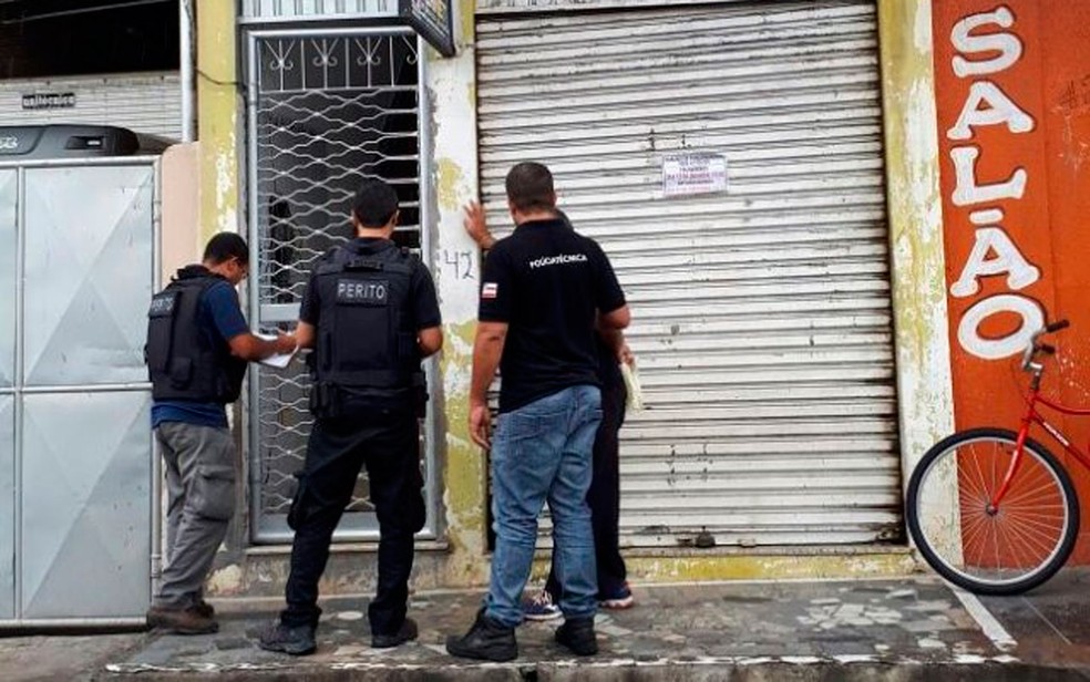 Dono de pousada foi achado morto dentro de quarto em Feira de Santana (Foto: Ed Santos/Acorda Cidade)