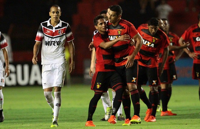 Everton Felipe Diego Souza Sport (Foto: Marlon Costa/Pernambuco Press)