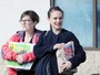 Natalie Portman faz compras e mostra barrigão na reta final da gravidez 