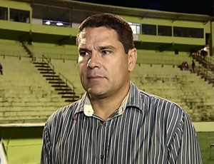 Léo Goiano técnico do Nacional d Uberaba (Foto: Reprodução/TV Integração)