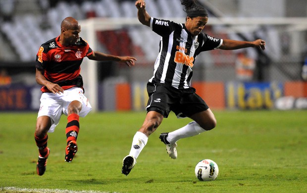 Wellington Silva e Ronaldinho, Flamengo x Atlético-MG (Foto: André Durão / Globoesporte.com)