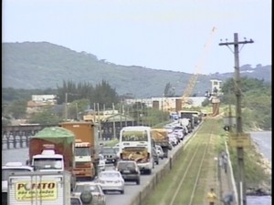 Trânsito na região de Criciúma era intenso na tarde desta quinta (1°) (Foto: Reprodução RBS TV)