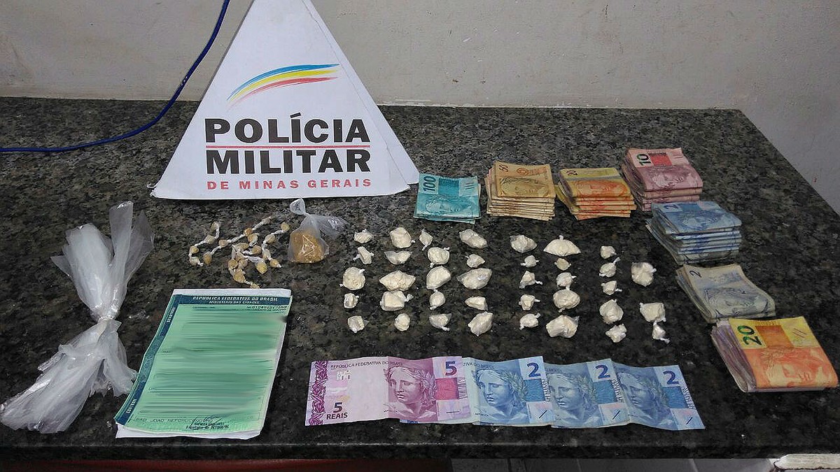 PM detém dois e apreende drogas e dinheiro em Juiz de Fora - Globo.com