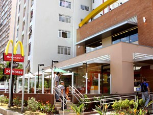 G1 - Funcionário do McDonald's poderá levar almoço e terá jornada regular