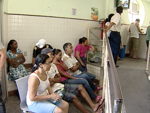 Pacientes disseram ter aguardado seis horas, no Espírito Santo (Foto: Reprodução/TV Gazeta)